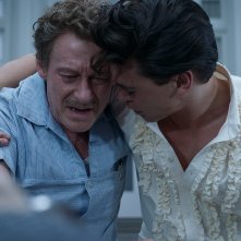 Elvis: Austin Butler e Richard Roxburgh in una scena del film