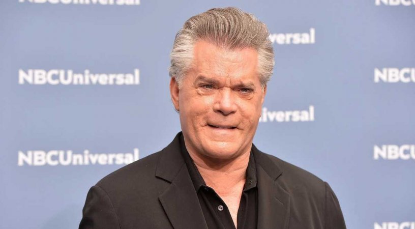 Ray Liotta: tra le reazioni alla morte dell'attore, da Lorraine Bracco a Robert De Niro