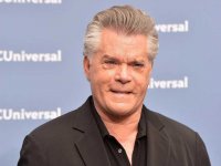 Ray Liotta: tra le reazioni alla morte dell'attore, da Lorraine Bracco a Robert De Niro