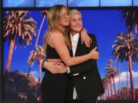 Ellen DeGeneres saluta il suo show dopo 19 anni con un toccante monologo: 'È stato un bel viaggio'