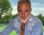 Gianluca Vacchi, la colf filippina lo denuncia: “tre anni di inferno”