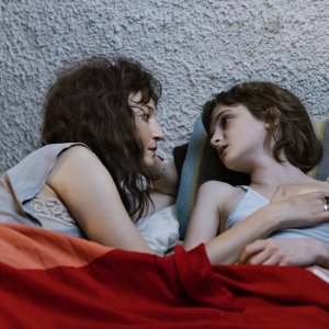 Marcel!: Alba Rohrwacher, Maayane Conti in una scena del film