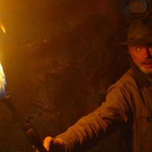 Jurassic World: Il Dominio, Sam Neill durante una scena del film