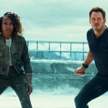 Jurassic World: Il Dominio, DeWanda Wise, Chris Pratt in una scena del film