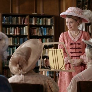 Wild Nights with Emily Dickinson: Amy Seimetz in una scena del film
