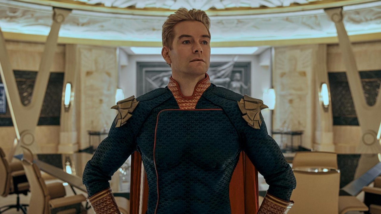 Antony Starr nei panni di Patriota