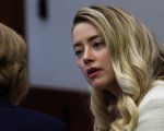 Amber Heard: 'non è in grado di pagare 10 milioni di risarcimento a Johnny Depp'
