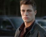 Colton Haynes svela i motivi del suo abbandono di Arrow e Teen Wolf in un libro di memorie