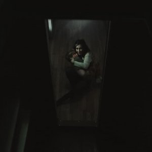 The Other Side: Dilan Gwyn in una scena di tension