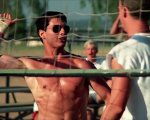 Top Gun, il regista Tony Scott è stato quasi licenziato per la scena della pallavolo: 'Erano furiosi'