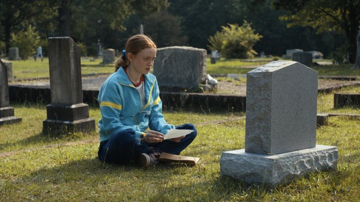 Stranger Things 5, Maya Hawke: 'Io e Sadie Sink facevamo attività da nonne nel tempo libero sul set'