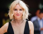 Naomi Watts afferma che 'invecchiare è un privilegio' e giura di 'sconfiggere lo stigma' della menopausa