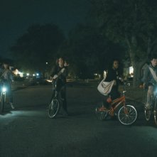 Paper Girls: le protagoniste in un'immagine della serie