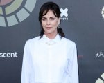 Charlize Theron è irriconoscibile: le foto del nuovo look gotico