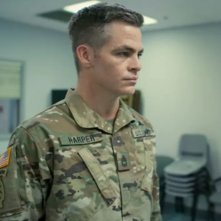 The Contractor: Chris Pine in abiti militari