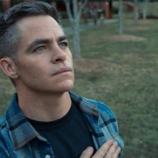 The Contractor: Chris Pine in un primo piano