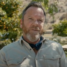 The Contractor: Kiefer Sutherland in una scena del film