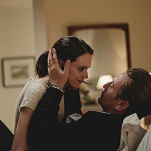 Amanti: Stacy Martin, Benoît Magimel durante una scena