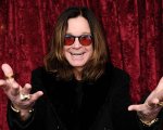 Ozzy Osbourne 'sta bene ed è in via di guarigione' dopo l'intervento chirurgico