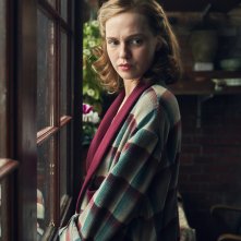 Secret Love: Odessa Young in una sequenza