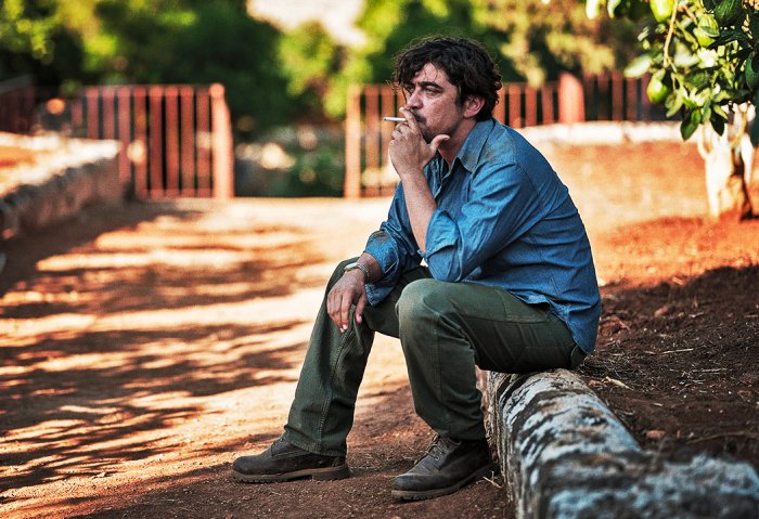 Alla vita, la recensione: Riccardo Scamarcio e Lou De Laâge in un film esistenziale