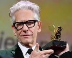 Crimes of the Future, David Cronenberg: 'Il film sarebbe stato molto diverso se l'avessi girato 20 anni fa'