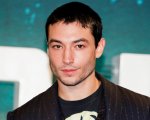 Ezra Miller ha cancellato Instagram dopo aver pubblicato degli strani messaggi (FOTO)