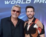 Lightyear, Chris Evans ha chiesto scusa a James Brolin per aver preso a calci il figlio nel MCU