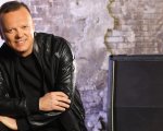 Gigi D'Alessio, stasera su Rai1 lo speciale per i 30 anni di carriera: gli ospiti