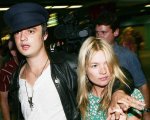 'Kate Moss ha rotto la mia chitarra vintage e ha dato fuoco al mio orsacchiotto', rivela Pete Doherty