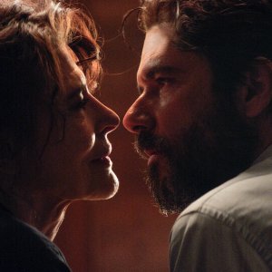 I giovani amanti: Fanny Ardant, Melvil Poupaud in una scena romantica