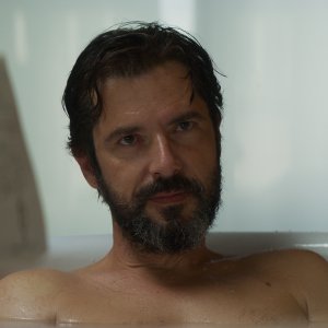 I giovani amanti: Melvil Poupaud in una scena del film