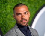 Jesse Williams: l'ex moglie accusa la star di Grey's Anatomy di molestie e bullismo