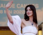 Anne Hathaway supersexy e a tutto fitness nelle nuove foto su Interview