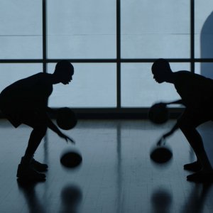 Rise - La vera storia di Antetokounmpo: una sequenza del film