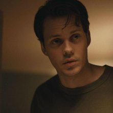 Barbarian: un primo piano di Bill Skarsgård