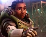 Lightyear, il poster di un cinema in Oklahoma: 'C'è un bacio gay, cercheremo di mandare avanti veloce'
