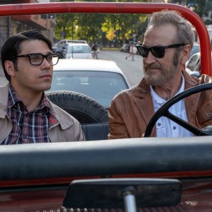 La mia ombra è tua: Giuseppe Maggio e Marco Giallini in una scena del film