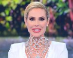 Isola dei Famosi 2022, Ilary Blasi senza freni: “è il trofeo più brutto della storia del reality”