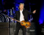 Johnny Depp: Paul McCartney è stato criticato per aver mostrato un video dell'attore a Glastonbury 2022