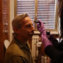 Le voci sole: Giovanni Storti in una foto sul set