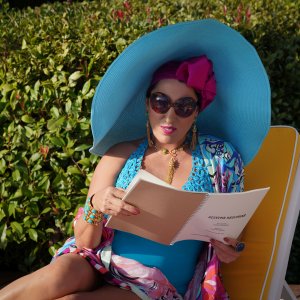 Mistero a Saint-Tropez: Rossy de Palma in una scena del film