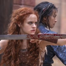 The Princess: Joey King, Veronica Ngo durante un combattimento
