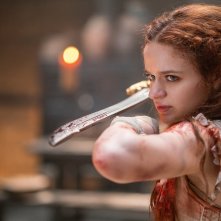 The Princess: Joey King in una scena d'azione