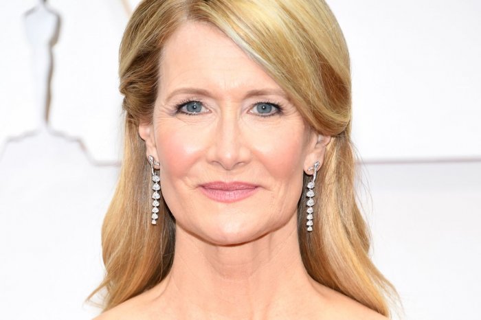 Jurassic Park: Laura Dern ha ricordato a Jeff Goldblum perché era a torso nudo nell'iconica scena del film