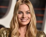 Barbie: Margot Robbie schiaffeggia un collega per averle toccato il sedere sul set del film (VIDEO)