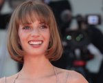 Maya Hawke: 'Se mia madre non avesse avuto un aborto oggi non esisterei'
