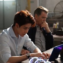 The Misfits: Mike Angelo e Pierce Brosnan in una scena del film