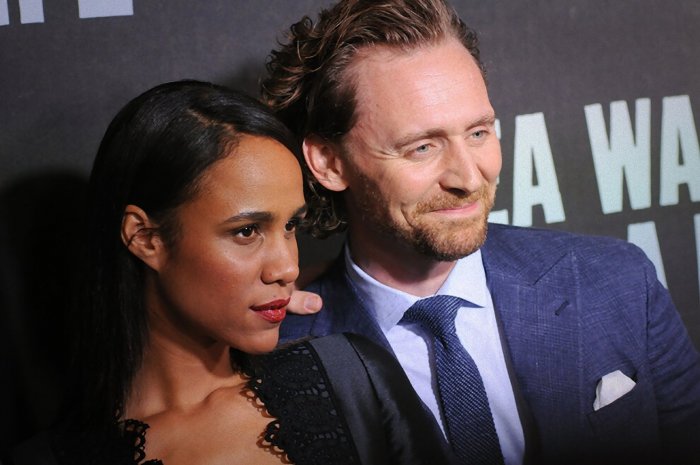 Tom Hiddleston e Zawe Ashton, le star del MCU saranno presto genitori: l'annuncio sul red carpet