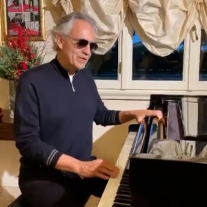 Chico Forti - Colpevole d'innocenza: Andrea Bocelli in una scena
